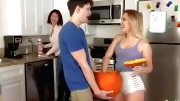 Cojiendo con hermanastra