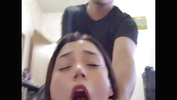 Call me a bitch and fuck my pussy! (FALL ON THE NET) Beautiful Young Girl Moaning Loudly and Asking for Cock until she Enjoys and Gets Milk!