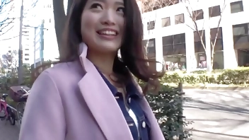 【SSS級美女】20歳【性格良すぎ】映画館の受付あずさちゃん参上！可愛い過ぎる彼女の応募理由は『私のエッチ見て興奮してくれると嬉しいかなって…』人に感動を与える映画が好きで、自分も人に感動を与えたくなった！？でAV出演！【着痩せ隠れ巨乳】Eカップ！【乳首コリコリ】大好き！【清純美女】なのにチ○ポ好きで【バキュームフェラ】デカチン挿入されて感じまくるが相手を気遣い『私のマ○コ気持ちイイですか…？』そんな顔してそんなこと言う！？全てが奇跡的な【圧倒的超絶美女】https://bit