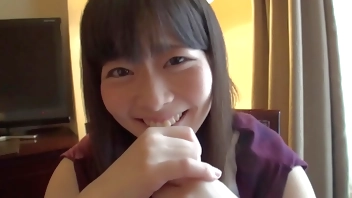 募集ちゃん 008 みおり 21歳 女子大生 カメラに撮られながら足を開いて見せてもらったら羞恥心からかなにもしていないのにぷっくりマ○コからお汁が!!耳・首に少し近づいただけでヒクヒクなっちゃって、パンツの上からいじっただけですでにイキそうなみおりちゃん。https://bit.ly/3YCs4Lj