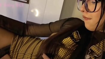 I convince the girl who always rejects me to watch movies at my house