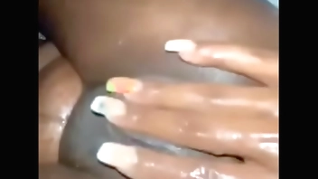 pretty bow squirting all over the bed as baddie Janelle rubs her clit