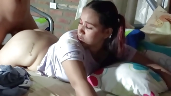 MY STEPBROTHER TEACHES ME WHAT SENIORS DO AT NIGHT AND HE FEELS VERY GOOD (FULL STORY)