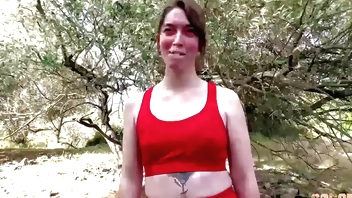 Daisy offers her ass in a gangbang