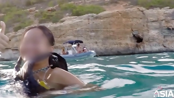 REAL Outdoor public sex, showing pussy and underwater creampie