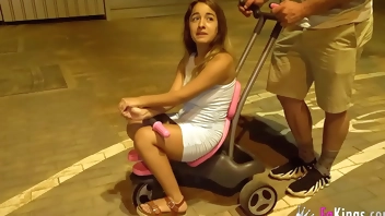 Midget babe Muñequita Enfadada is hornier than ever and wants a hard drilling!