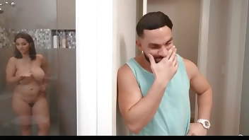 PAWG Crystal Chase gets horny during shower