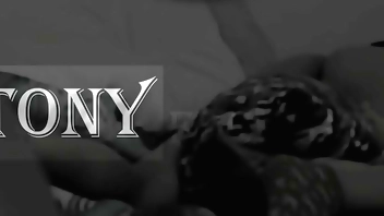 I took the wrong hole, I confused my girlfriend with her friend and I fucked her while I was taking a nap. Everything was going well until my girlfriend came and knocked on the door, but I had already left her hole dripping with cream.